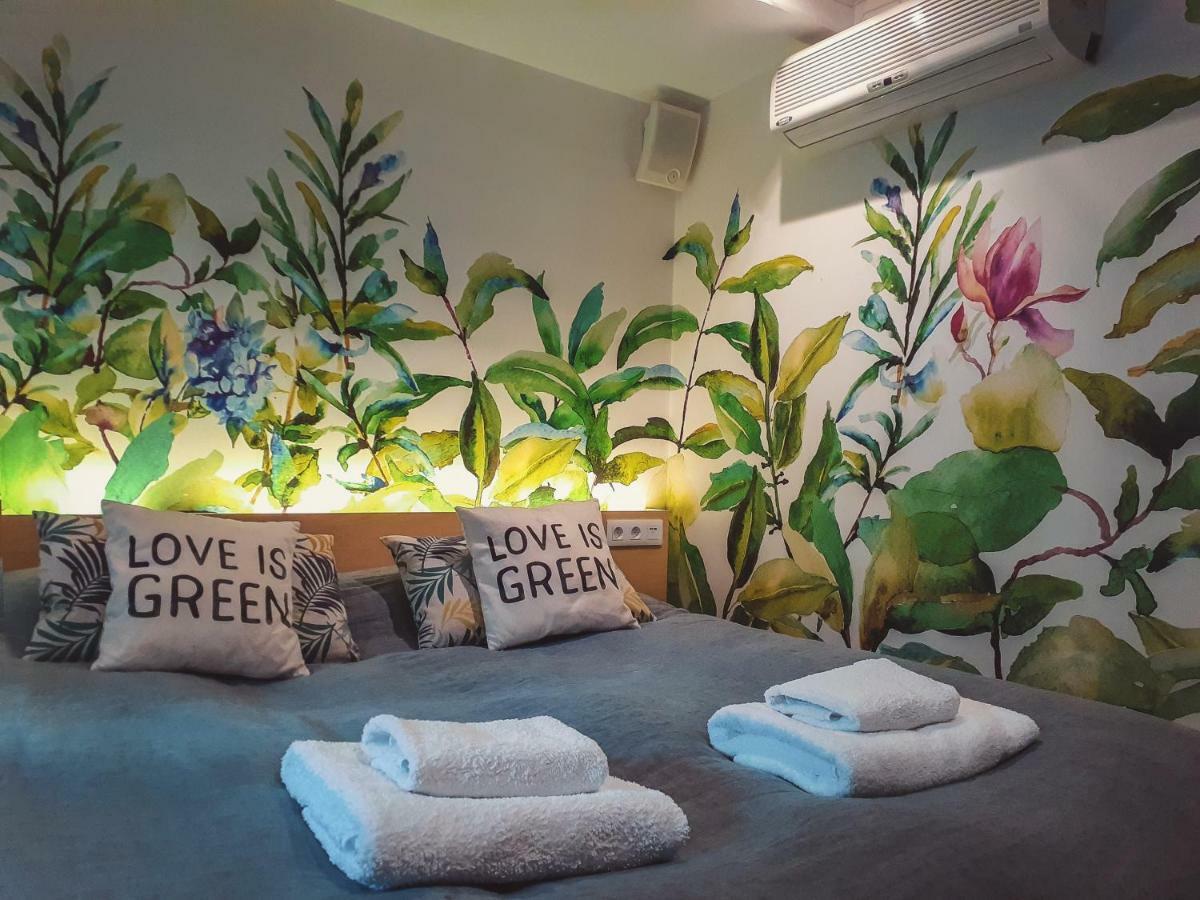 Capsule Hotel Botanist Moscovo Exterior foto