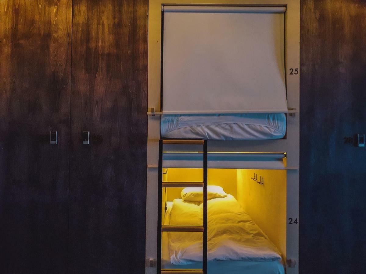 Capsule Hotel Botanist Moscovo Exterior foto